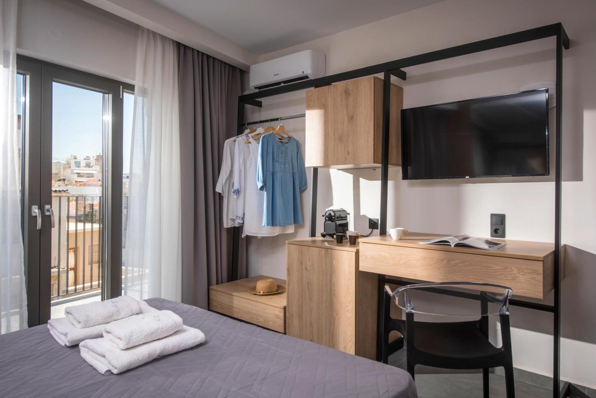 King'S Blue , Superior Downtown Loft , No Lift Apartment Heraklion  Bagian luar foto