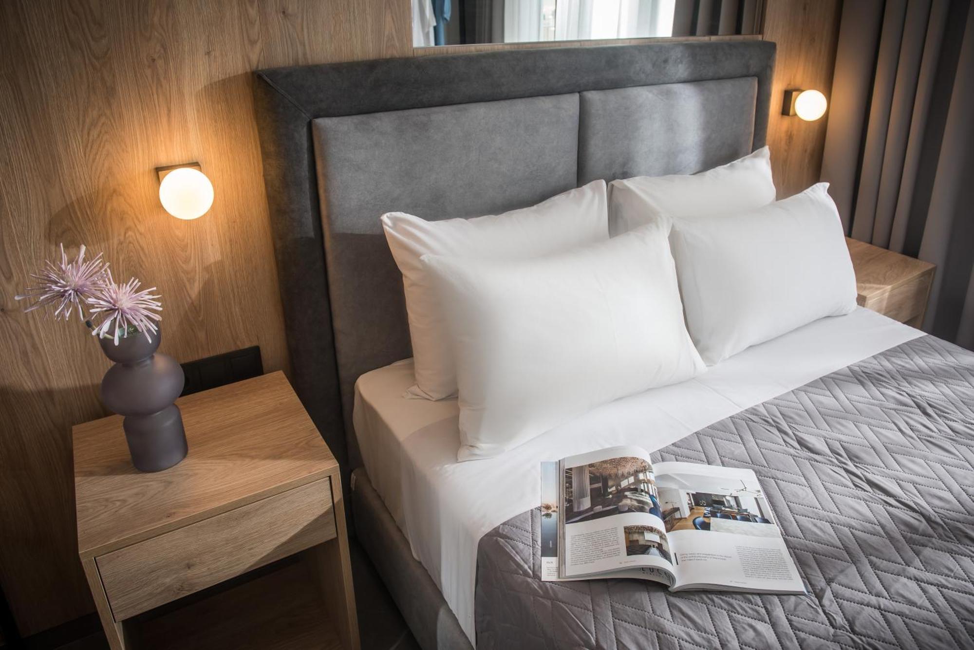 King'S Blue , Superior Downtown Loft , No Lift Apartment Heraklion  Bagian luar foto